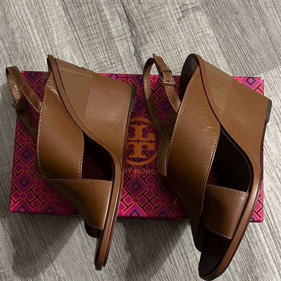 Tory Burch Gabrielle Leather Wedges - Picture 4 of 13
